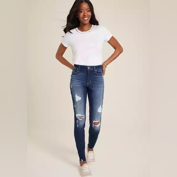 Edgely Super Skinny High Rise Distressed Jean - Picture 1 of 6